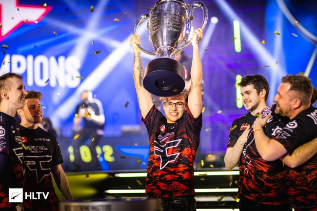 职业玩家复盘：解析如何使用 Excel 或专业软件记录每一手牌的方差分布。（职业牌手复盘：用 Excel 或专业工具追踪每手牌的方差分布）